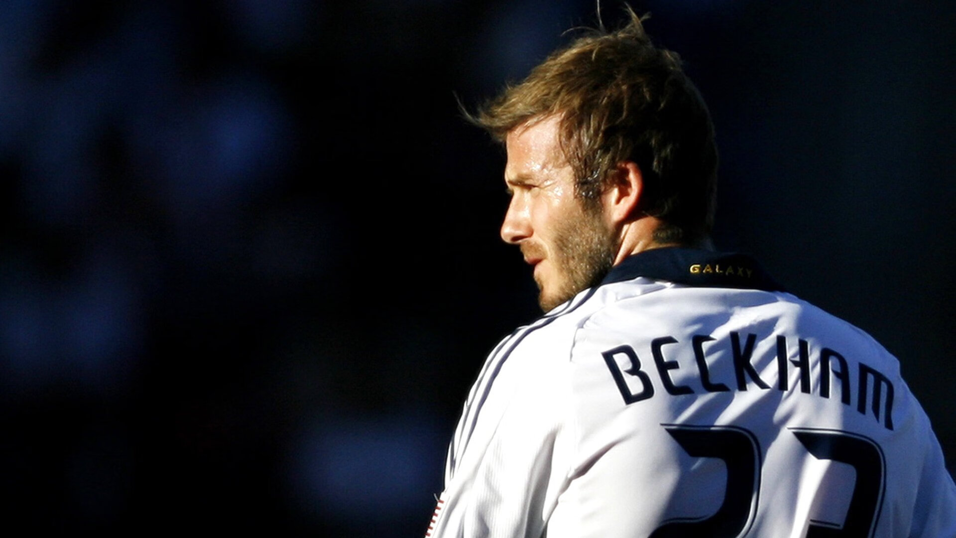 骑士队长生日聚会全队出席场面温馨，骑士队出场仪式