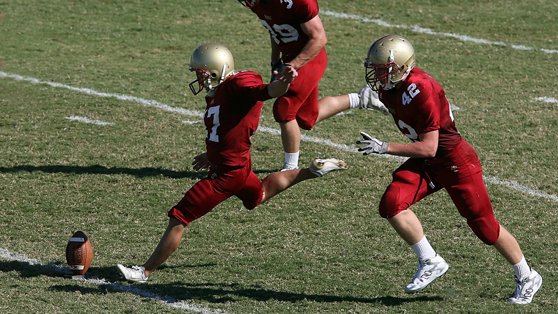 俱乐部打造“青少年度最受欢迎运动明星”评选平台，点亮青春运动梦